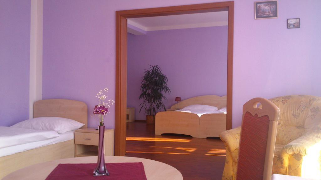 Hotel & Motorest V Udoli Zlateho Potoka Blsany Δωμάτιο φωτογραφία