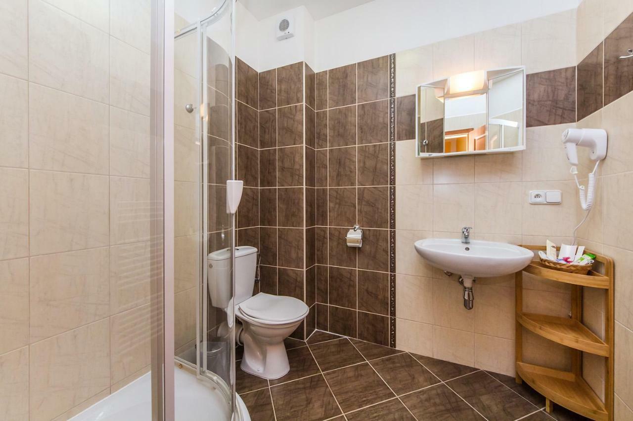 Hotel & Motorest V Udoli Zlateho Potoka Blsany Εξωτερικό φωτογραφία