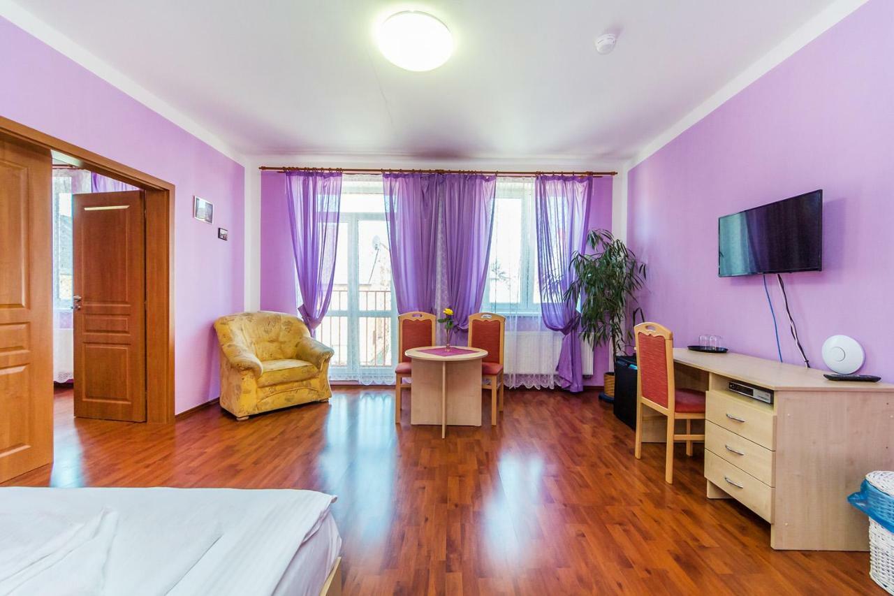 Hotel & Motorest V Udoli Zlateho Potoka Blsany Εξωτερικό φωτογραφία